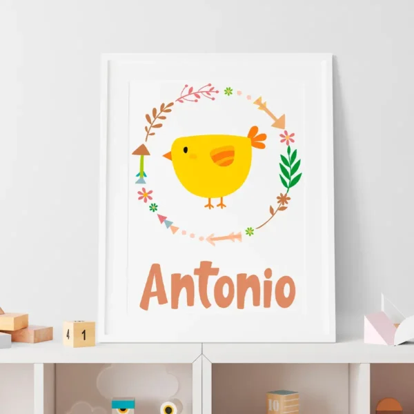 lamina de bebe de animales en la que se ve la ilustración de una pollito y se puede personalizar con el nombre del bebe